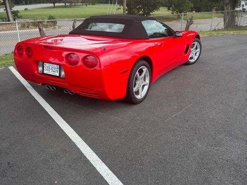 Used 2003 Chevrolet Corvette Convertible w/ Preferred Equipment Group1 RWD image 9