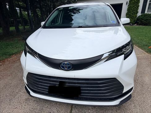 Used 2022 Toyota Sienna LE FWD image 13
