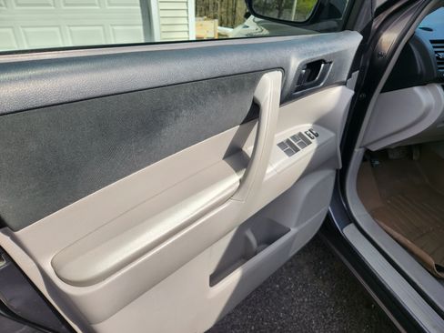 Used 2010 Toyota Highlander 4WD image 17