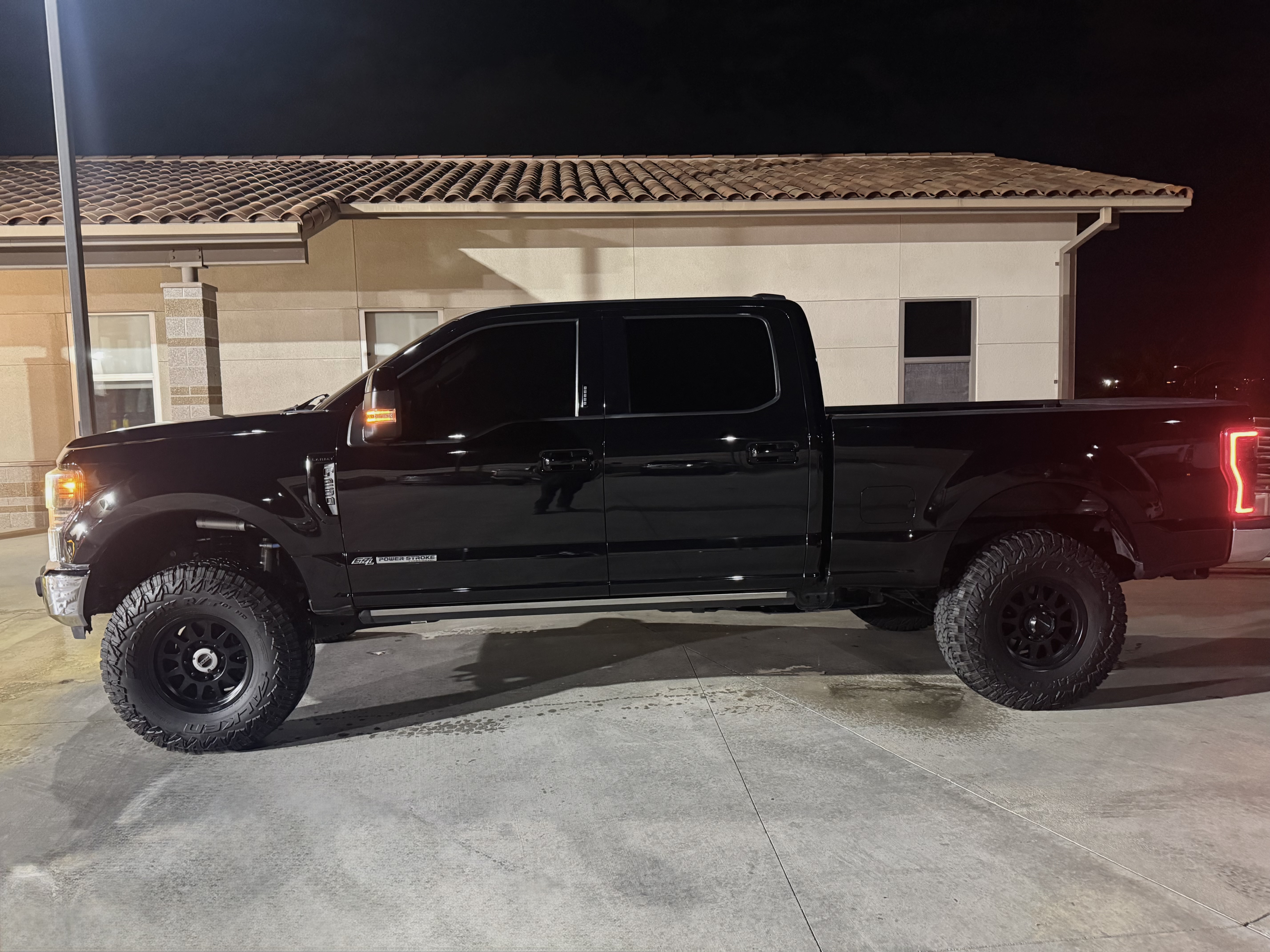 Used 2022 Ford F250 Lariat w/ Lariat Value Package AWD/4WD image 6