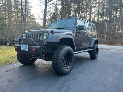 Used 2014 Jeep Wrangler Unlimited Sport w/ Connectivity Group image 11