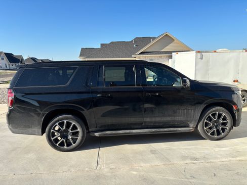 Used 2021 Chevrolet Suburban RST w/ Luxury Package image 1