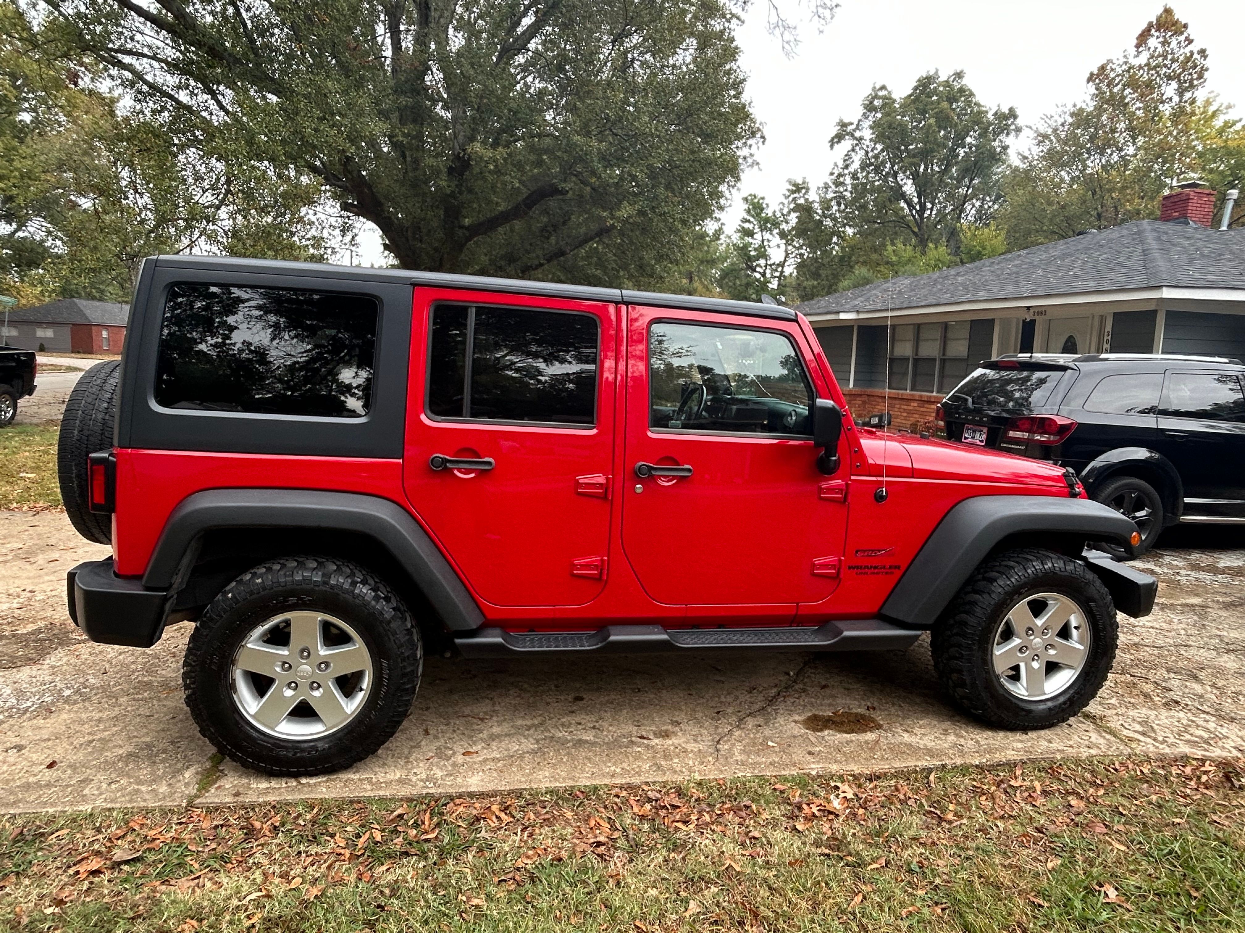 Used 2014 Jeep Wrangler Unlimited Sport w/ Quick Order Package 24S AWD/4WD image 2