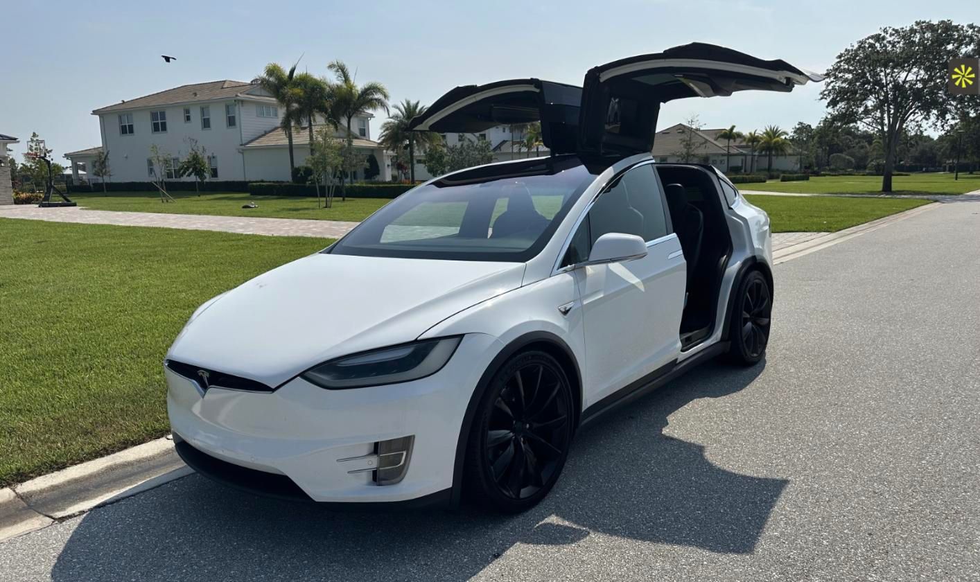 Used 2016 Tesla Model X 90D AWD/4WD image 1
