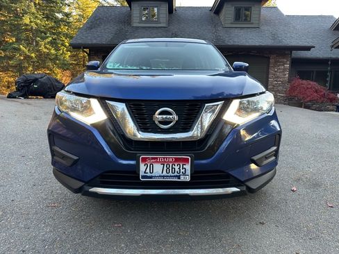 Used 2017 Nissan Rogue S image 4