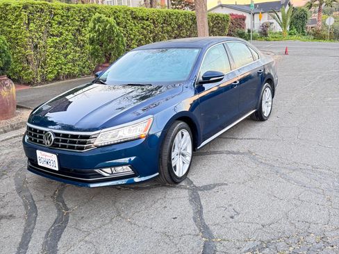Used 2018 Volkswagen Passat 2.0T SE image 1