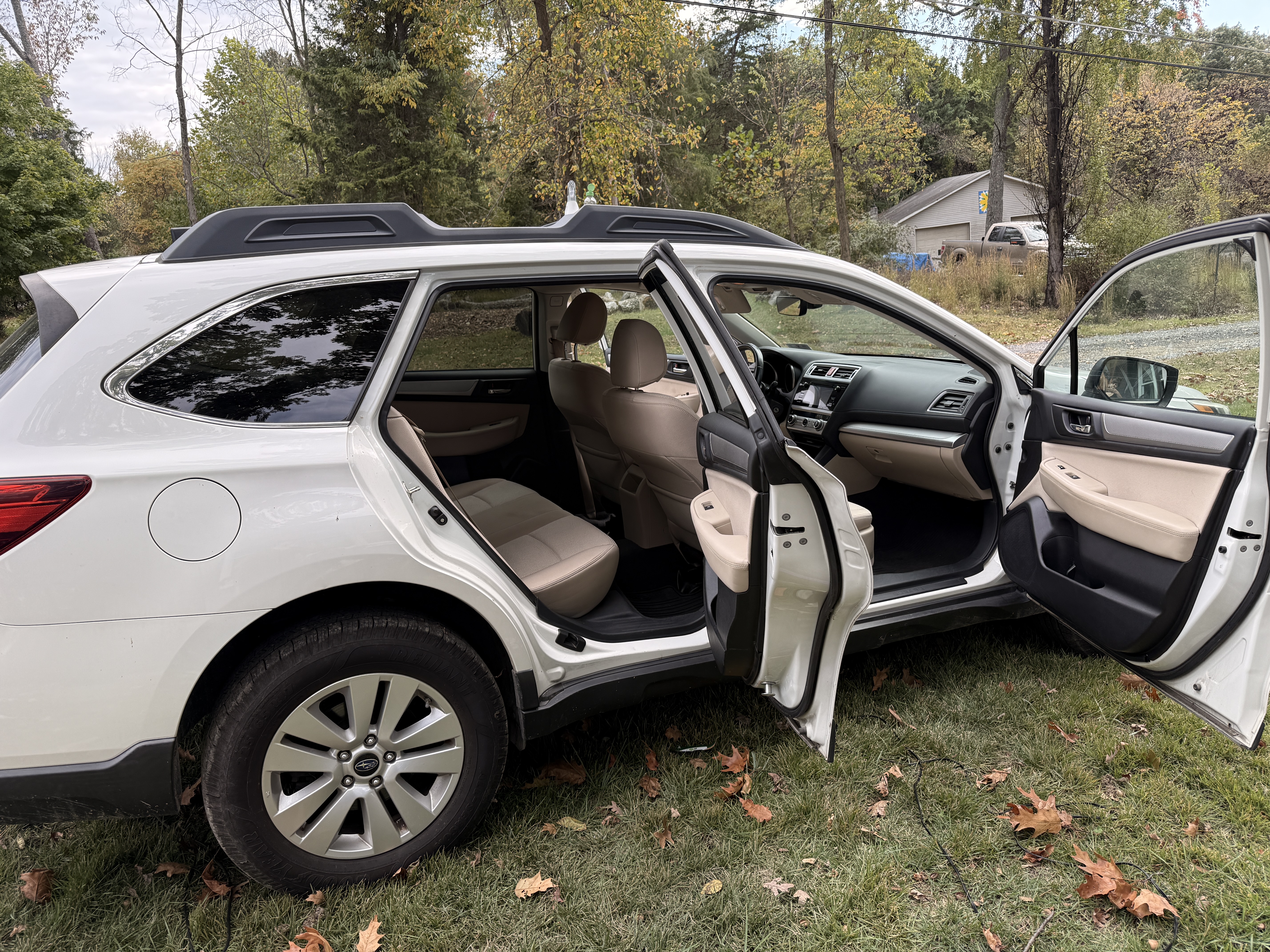 Used 2017 Subaru Outback 2.5i Premium AWD/4WD image 6