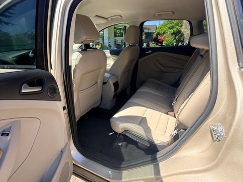 Used 2017 Ford Escape Titanium FWD image 9