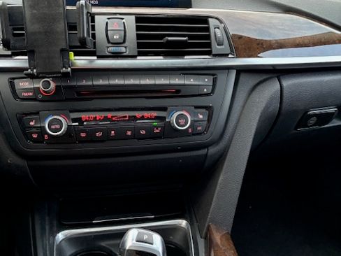 Used 2015 BMW 320i xDrive Sedan image 13