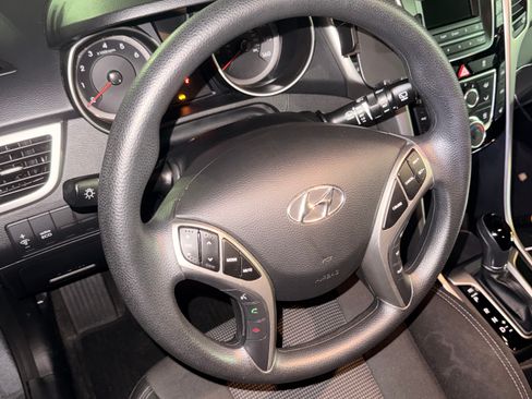 Used 2016 Hyundai Elantra GT FWD image 10