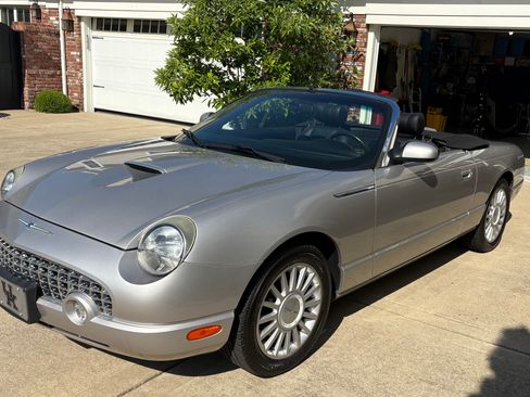 Used 2005 Ford Thunderbird Deluxe image 1