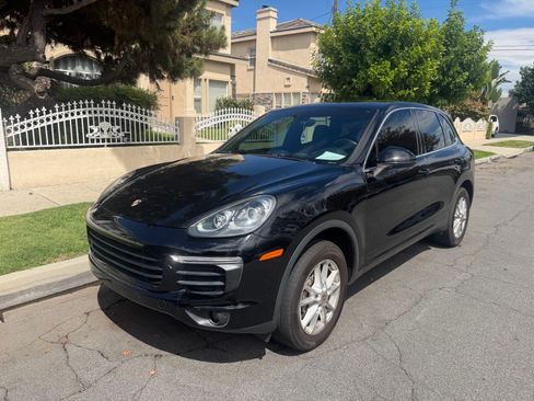 Used 2016 Porsche Cayenne AWD/4WD image 10