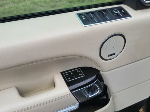 Used 2013 Land Rover Range Rover Supercharged AWD/4WD image 18