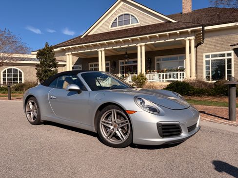 Used 2018 Porsche 911 Carrera image 9