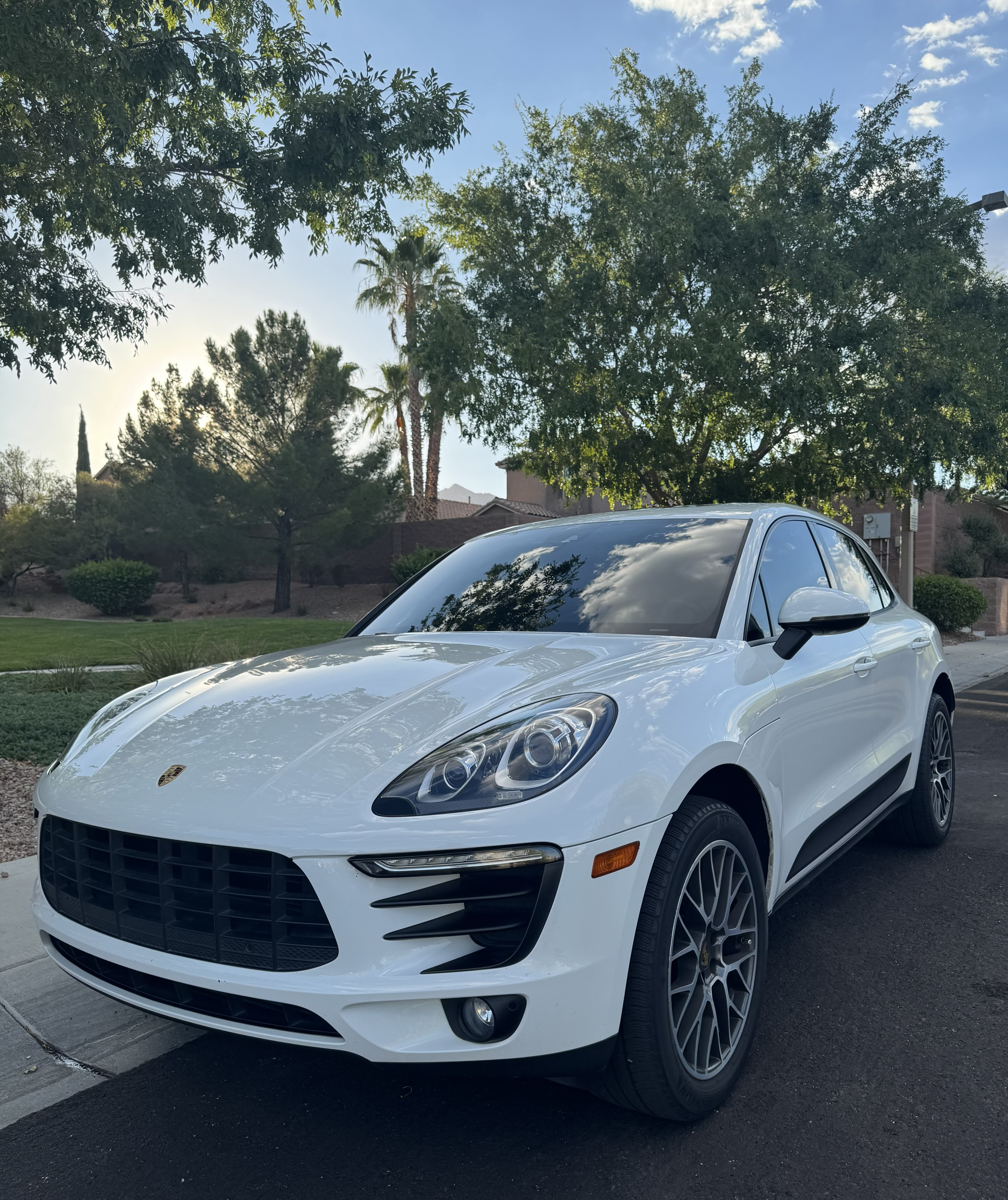 Used 2018 Porsche Macan Sport Edition AWD/4WD image 6