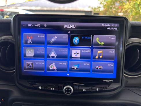 Used 2018 Jeep Wrangler Unlimited Sport image 14