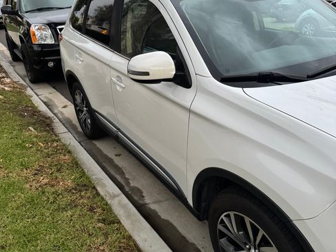 Used 2017 Mitsubishi Outlander SEL image 10