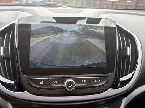 Used 2018 Chevrolet Volt LT w/ Comfort Package image 16