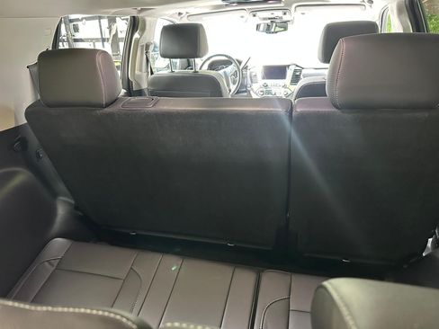 Used 2018 Chevrolet Tahoe Premier AWD/4WD image 16