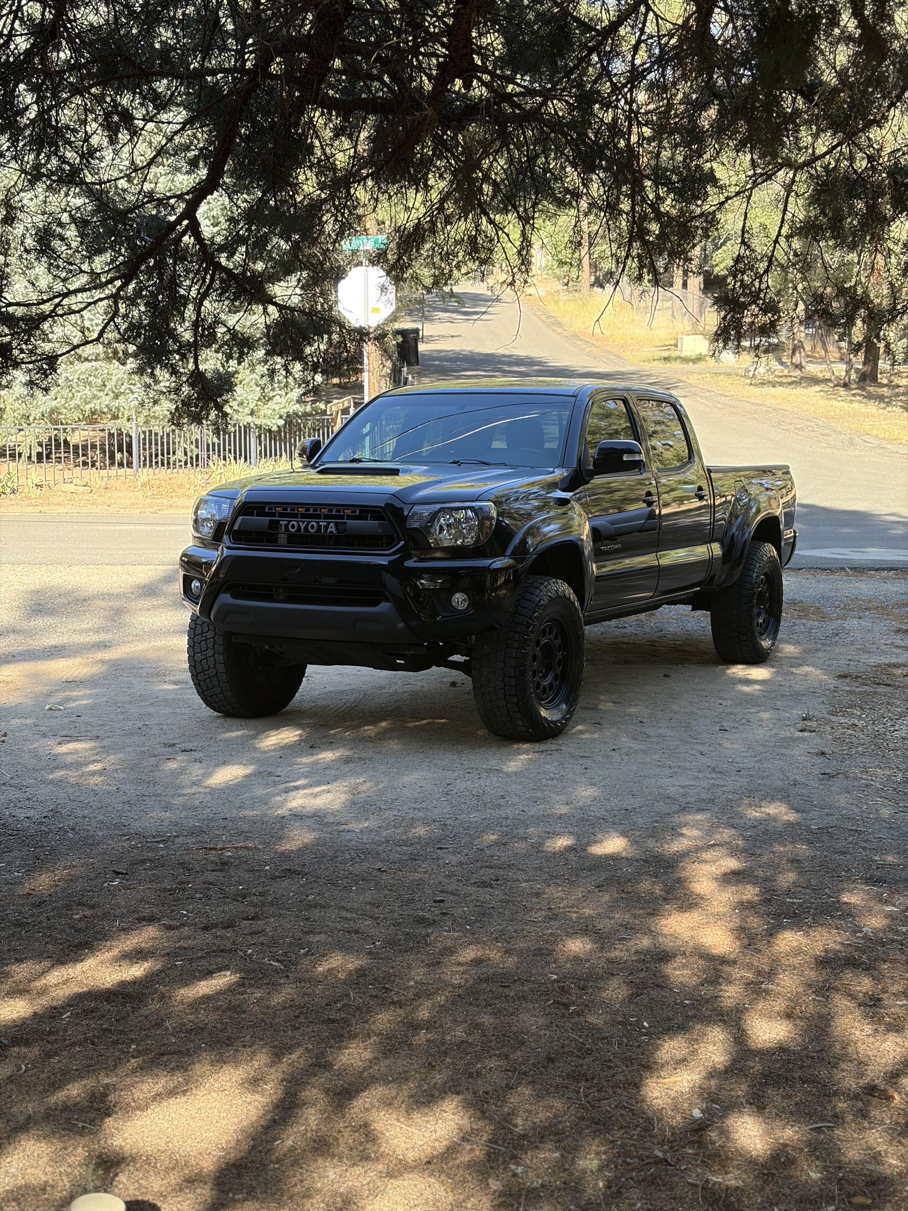 Used 2015 Toyota Tacoma PreRunner w/ TRD Sport Package RWD image 2