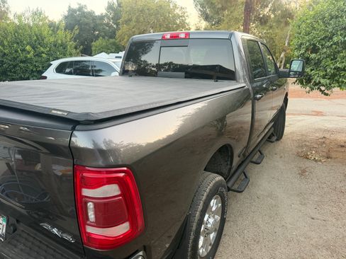 Used 2024 RAM 2500 Laramie AWD/4WD image 9