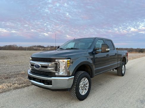 Used 2018 Ford F250 XLT image 1