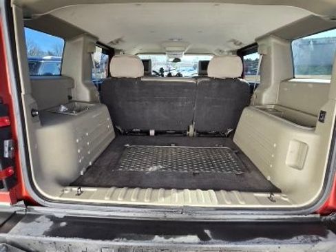 Used 2003 HUMMER H2 w/ Preferred Equipment Group image 12