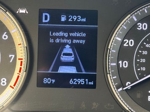 Used 2021 Hyundai Venue SE image 12