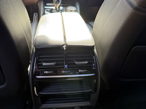 Used 2019 BMW M550i xDrive w/ Dynamic Handling Package image 27