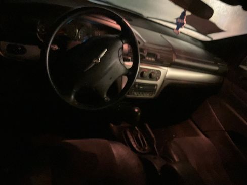 Used 2005 Chrysler Sebring Touring image 6