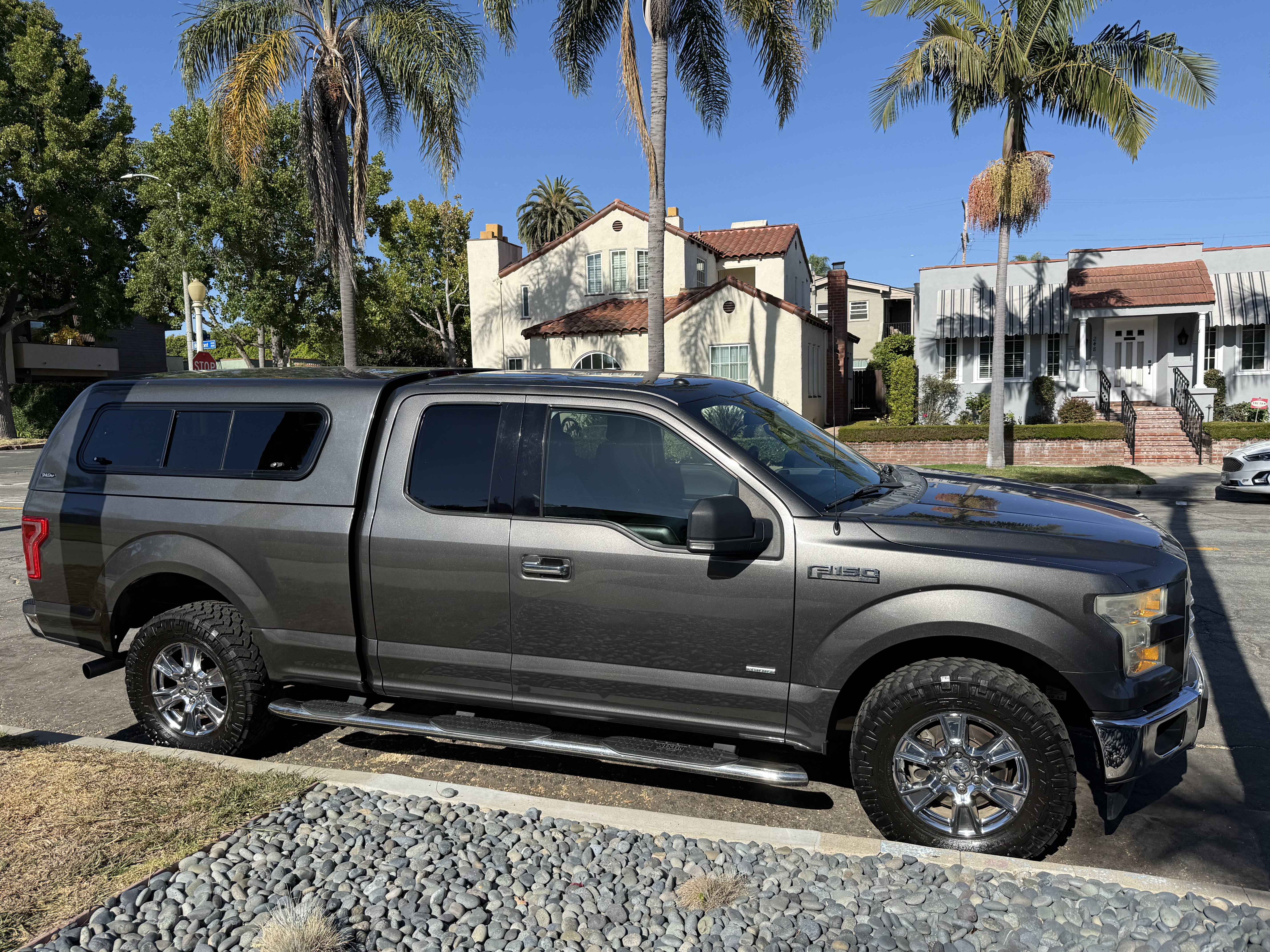 Used 2017 Ford F150 XLT w/ Equipment Group 302A Luxury AWD/4WD image 2