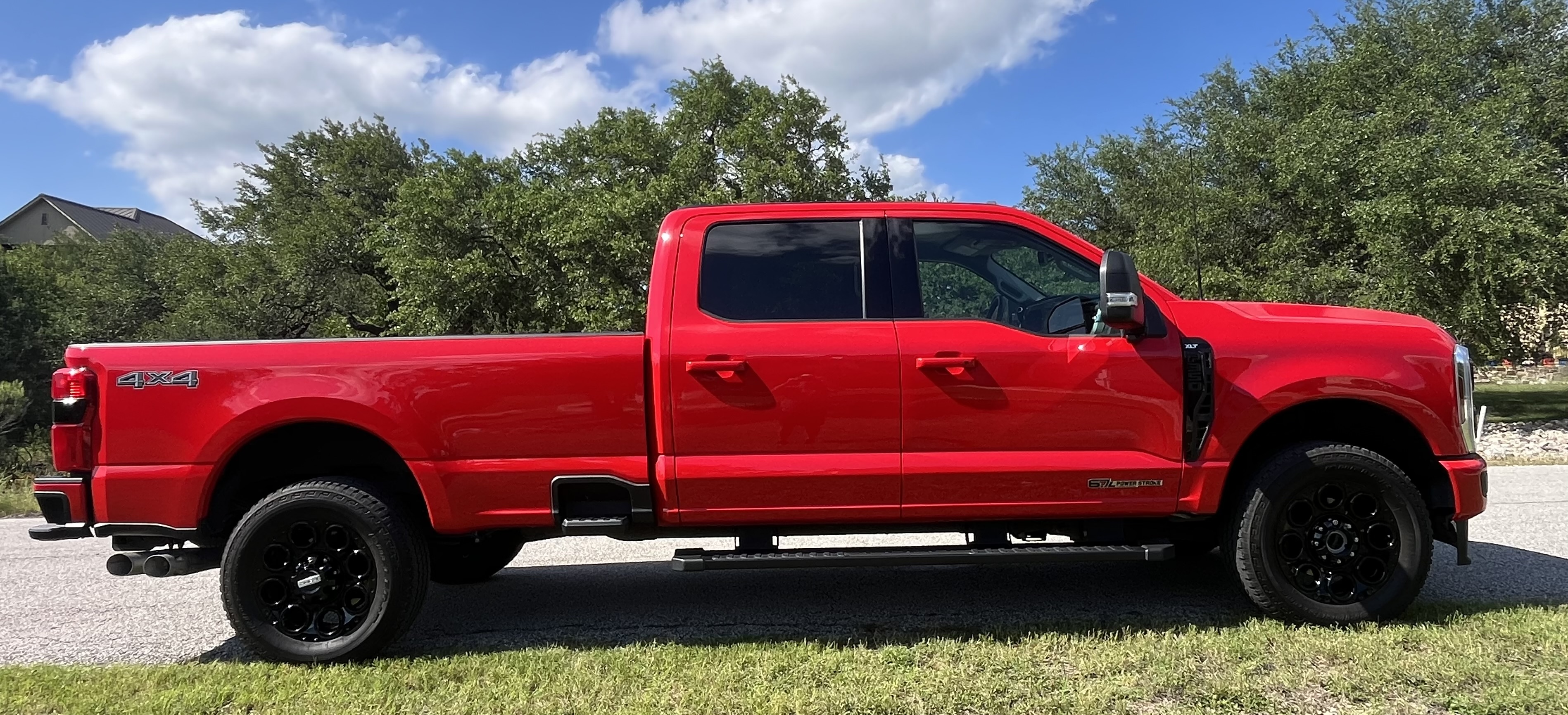 Used 2025 Ford F350 XLT w/ Black Appearance Package AWD/4WD image 4