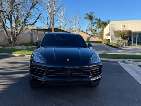 Used 2023 Porsche Cayenne S Platinum image 4
