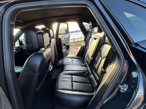 Used 2018 Porsche Macan Sport Edition image 6