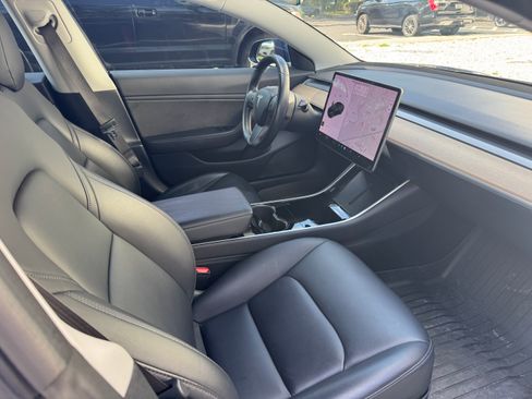 Used 2018 Tesla Model 3 Long Range RWD image 4