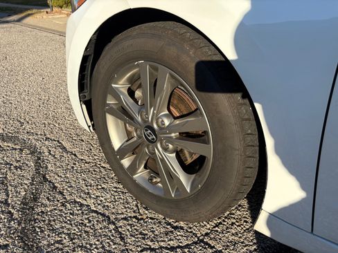 Used 2018 Hyundai Elantra SEL image 11