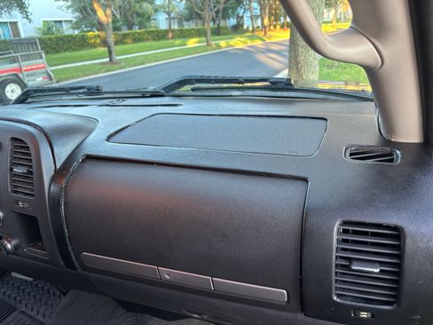 Used 2011 Chevrolet Silverado 1500 LT w/ Florida Edition image 17