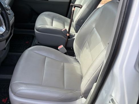 Used 2018 Toyota Sienna XLE image 11