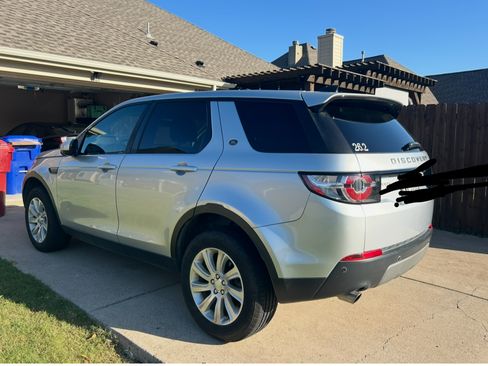 Used 2019 Land Rover Discovery Sport SE image 14