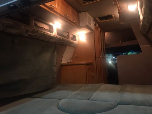 Used 1999 Ford E-350 and Econoline 350 Extended Super Duty RWD image 12
