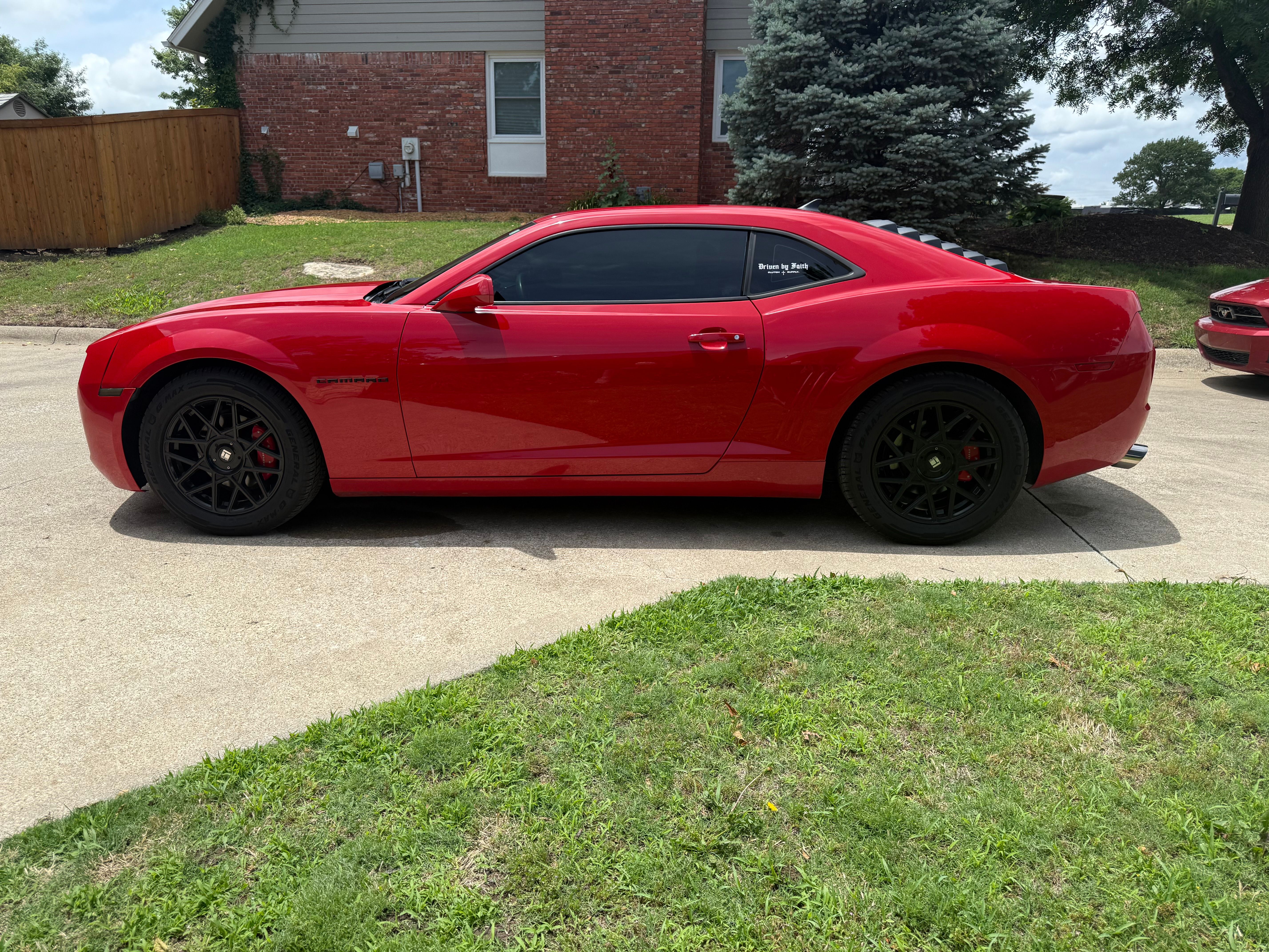 Used 2011 Chevrolet Camaro LT RWD image 4