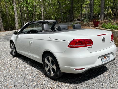 Used 2015 Volkswagen Eos Final Edition image 14