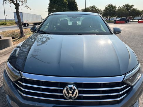 Used 2020 Volkswagen Jetta SEL Premium image 5