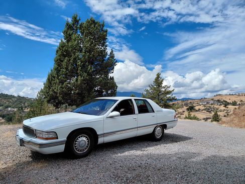 Used 1995 Buick Roadmaster Sedan image 2