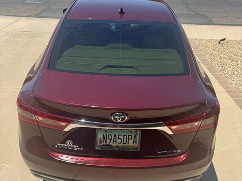 Used 2016 Toyota Avalon Limited w/ Toyota Safety Sense Package FWD image 6