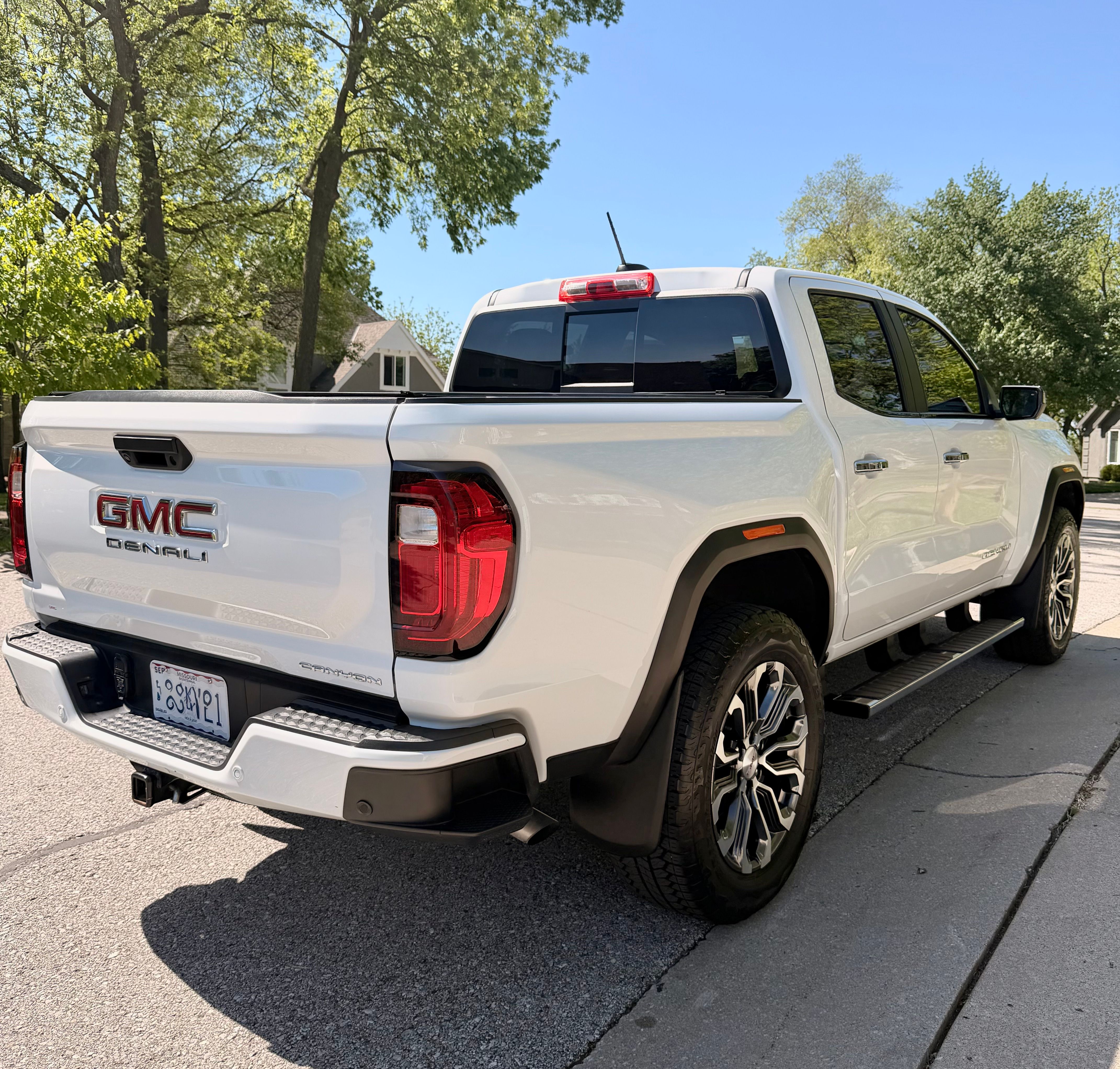 Used 2025 GMC Canyon Denali AWD/4WD image 6