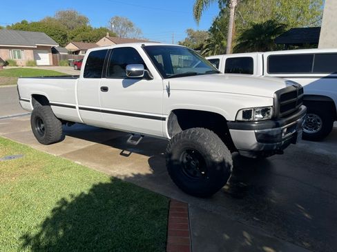 Used 1997 Dodge Ram 2500 Truck 4x4 Club Cab image 1