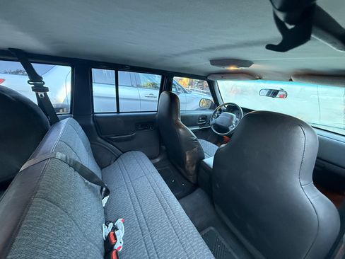 Used 2001 Jeep Cherokee Sport image 15