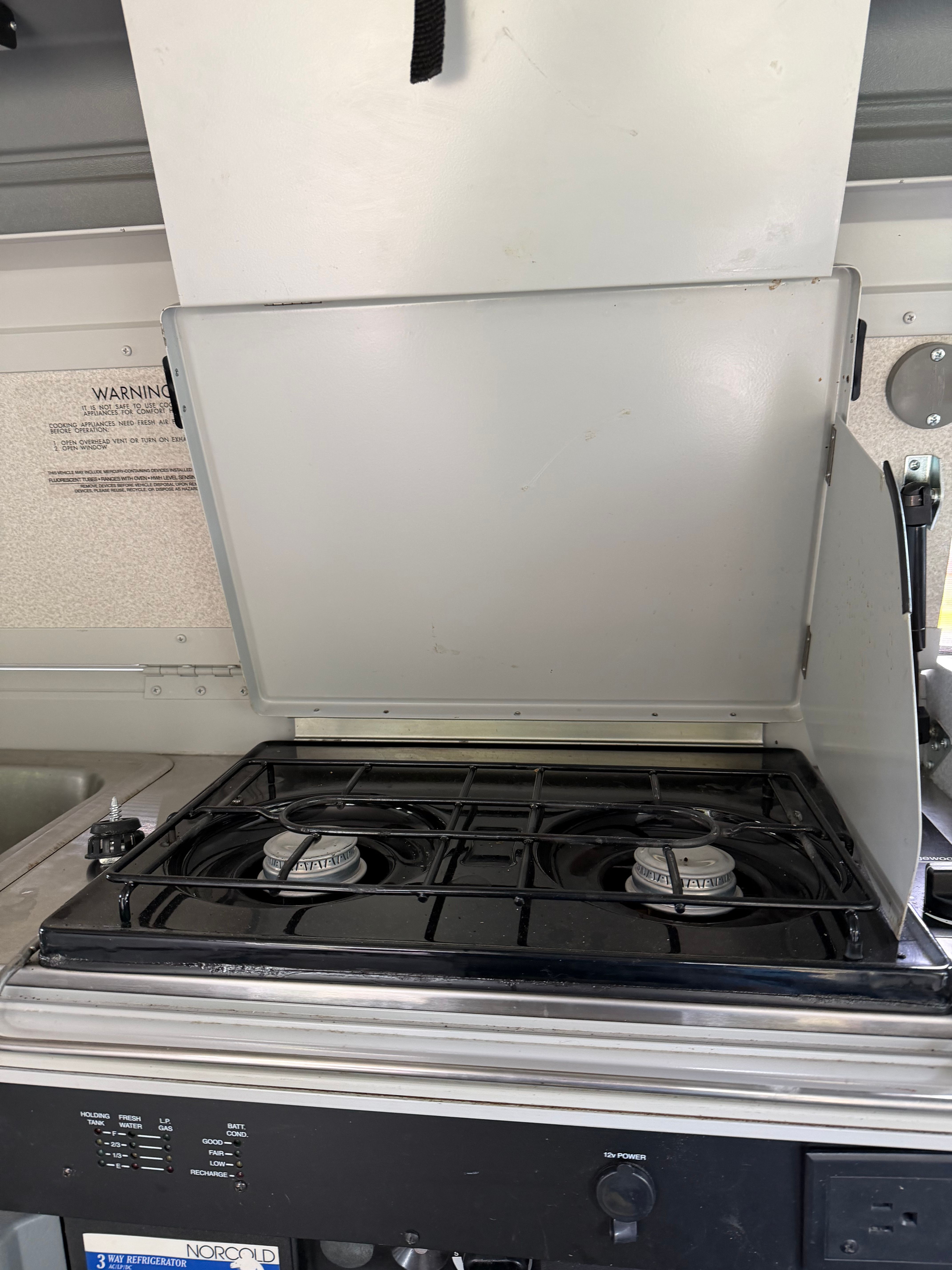 Used 2003 Volkswagen Eurovan Camper FWD image 2