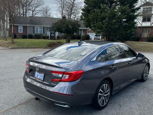 Used 2020 Honda Accord Hybrid image 2